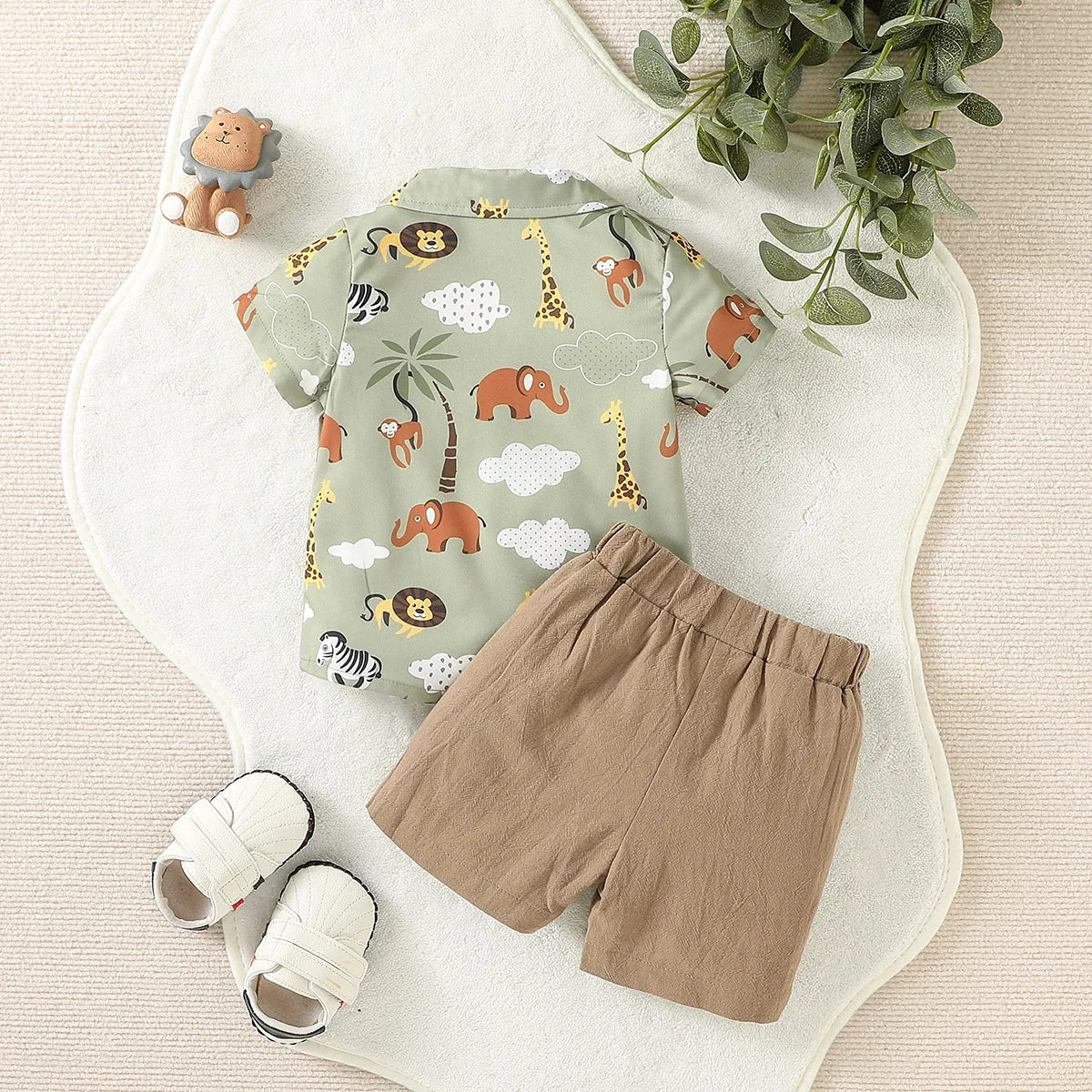 Conjunto Infantil Safari Camisa Verde e Bermuda Marrom