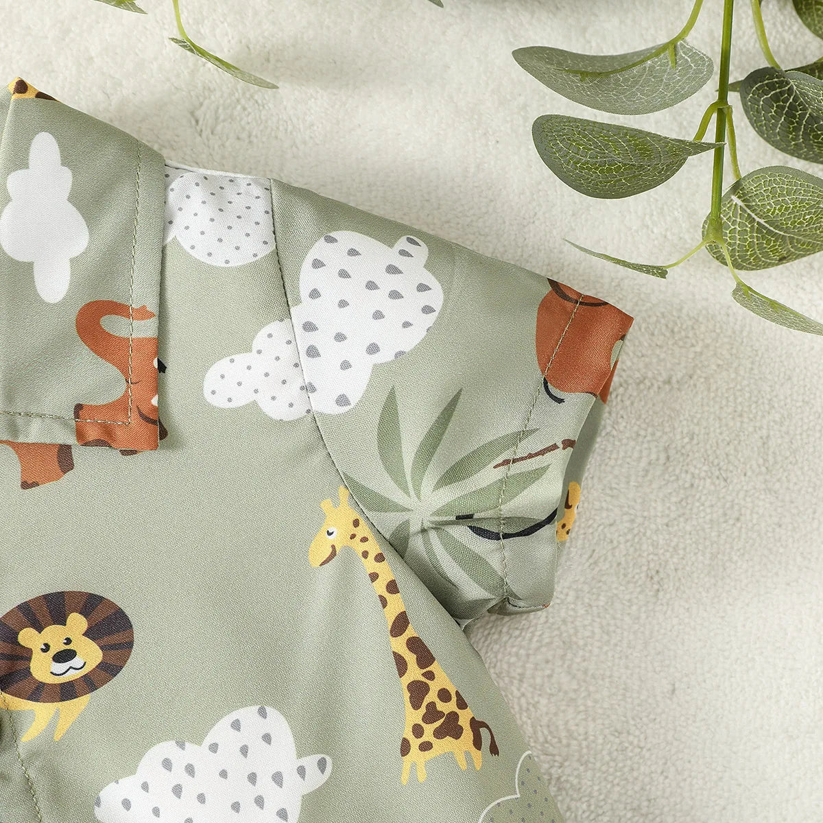 Conjunto Infantil Safari Camisa Verde e Bermuda Marrom