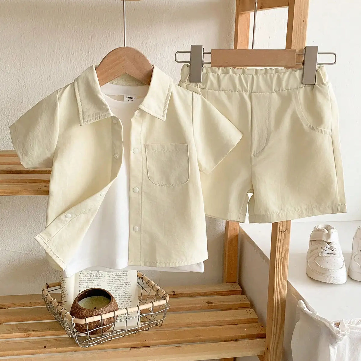 Conjunto Infantil Camisa e Shorts Bege