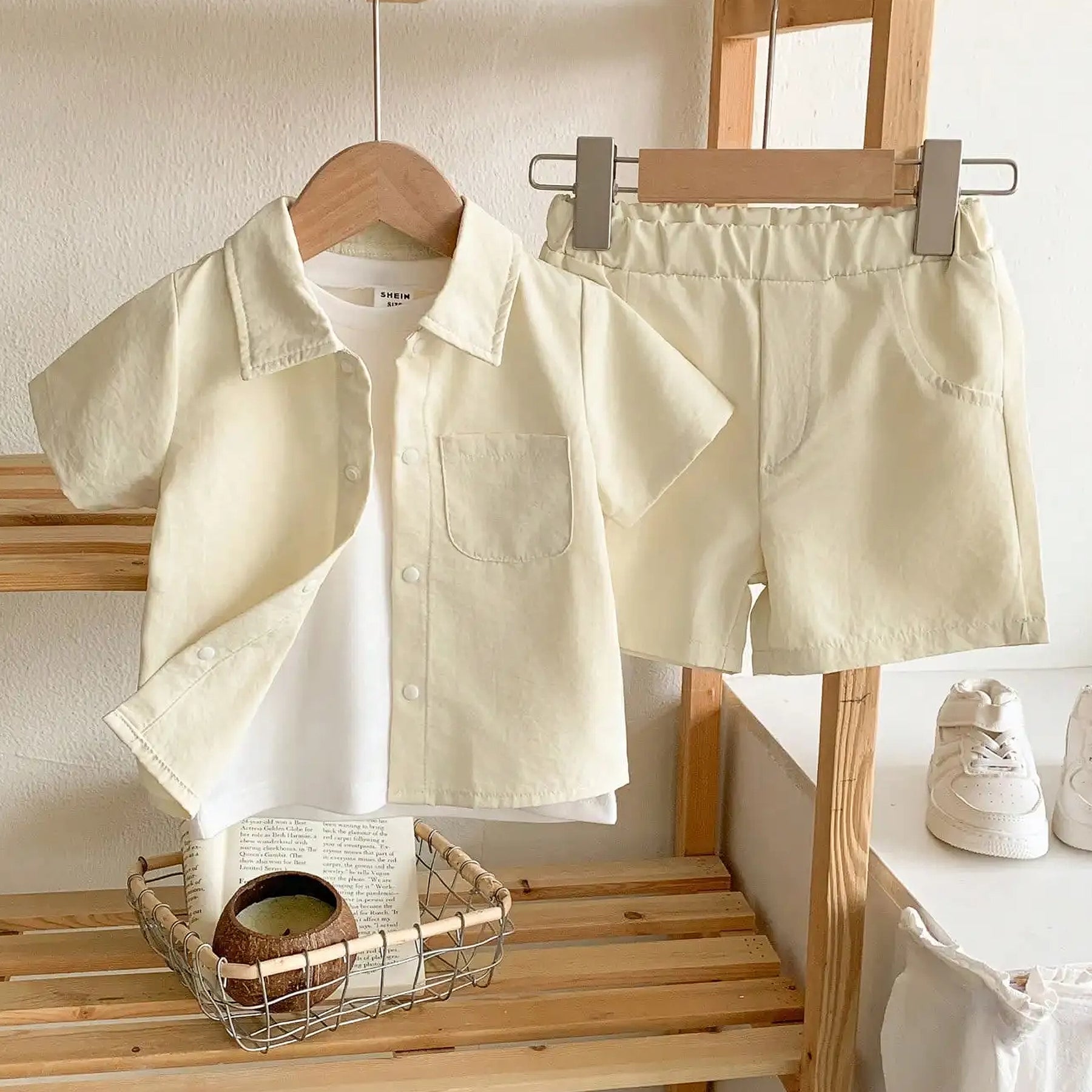 Conjunto Infantil Camisa e Shorts Bege