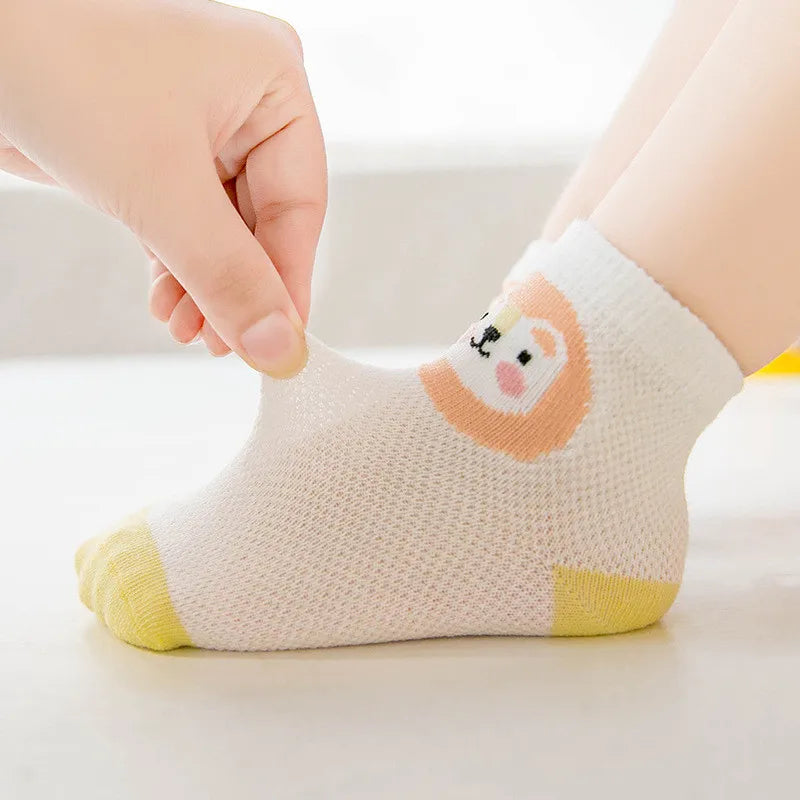 Kit 5 Pares de Meias Infantis com Estampa Animal – Conforto, Estilo e Diversão para os Pequenos