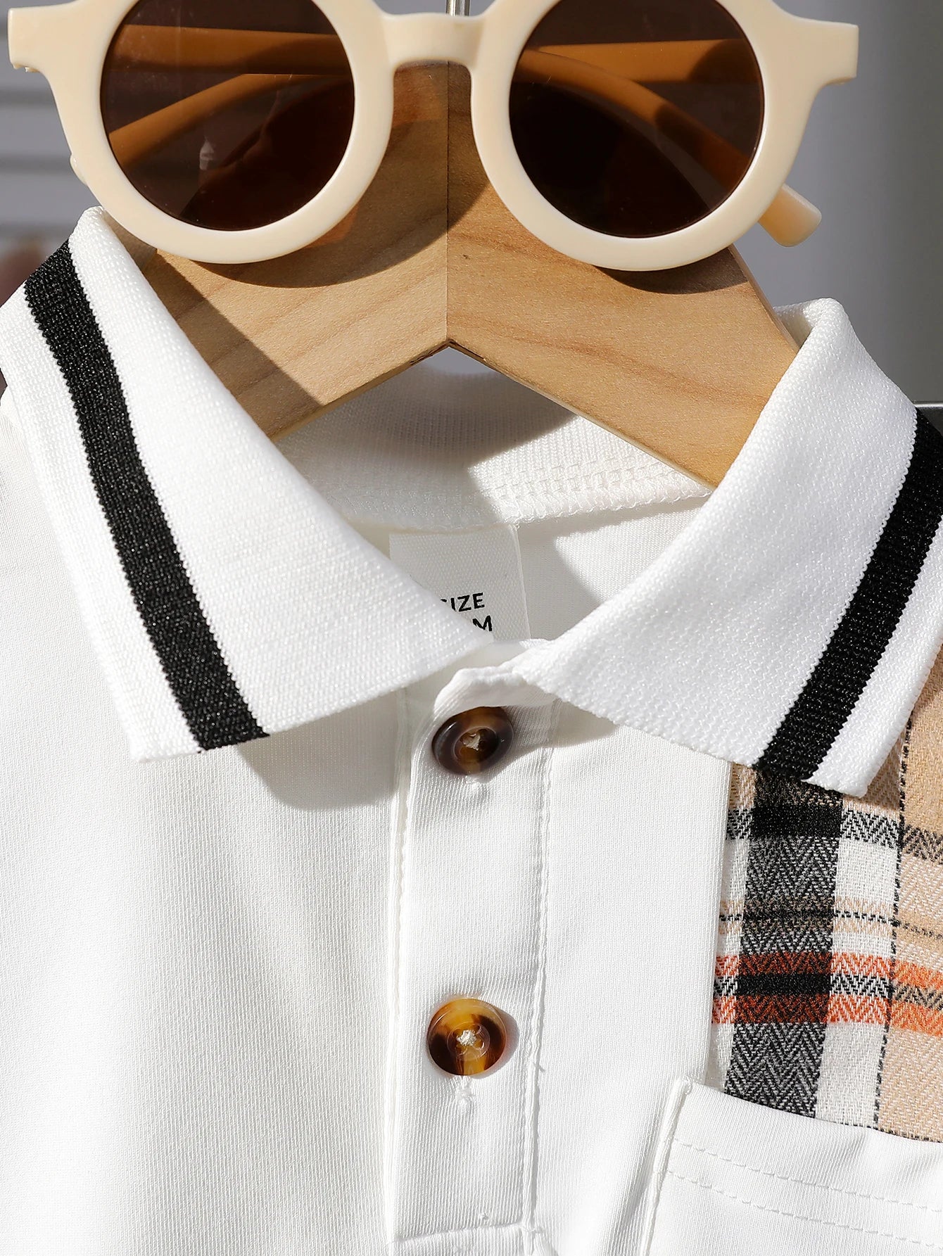 Conjunto Infantil Masculino Polo com Detalhe Xadrez – 2 Peças
