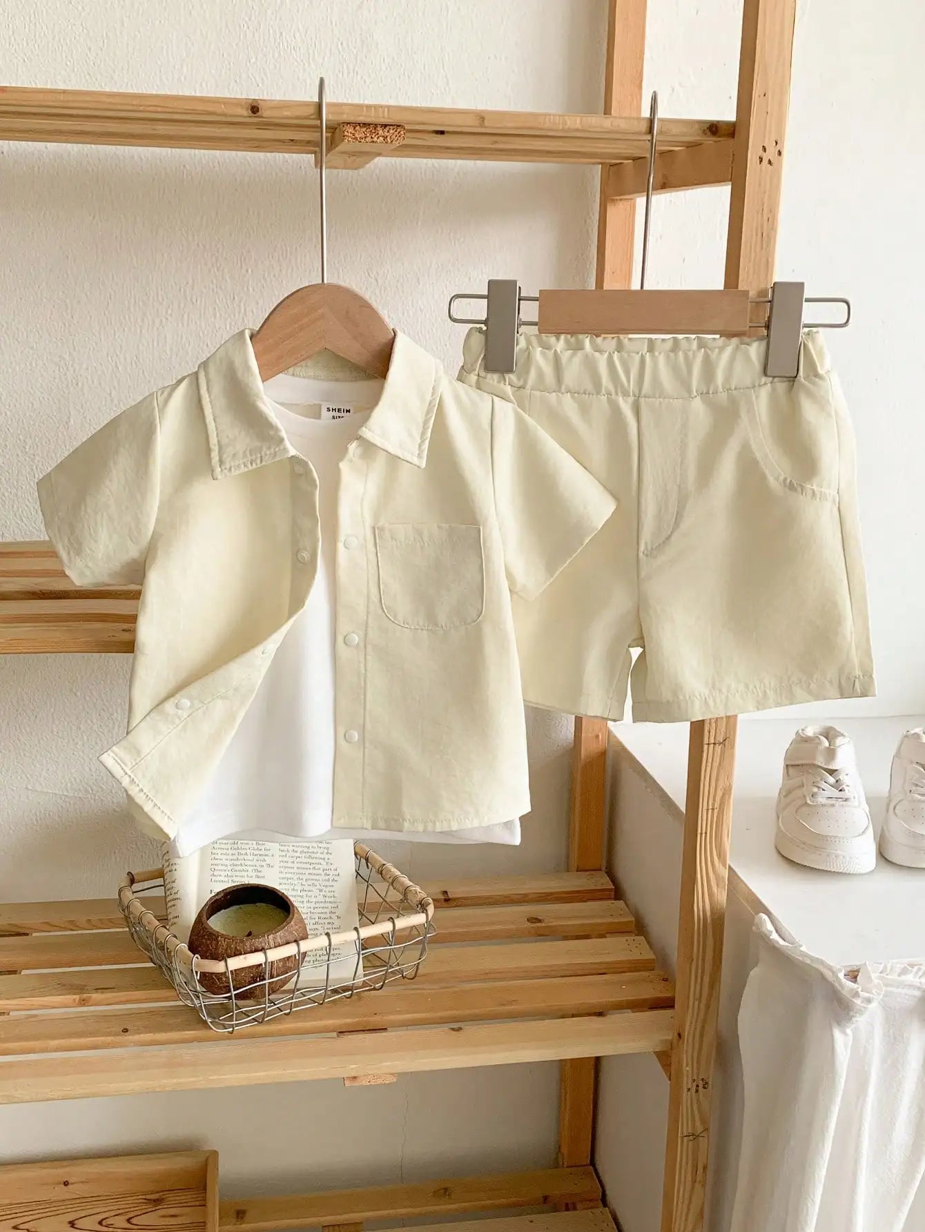 Conjunto Infantil Camisa e Shorts Bege