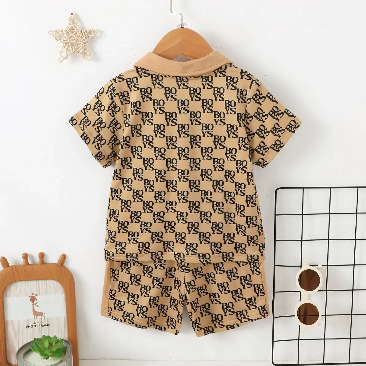 Conjunto Infantil Masculino Camisa Polo e Shorts Bege com Estampa