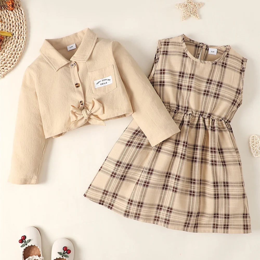 Conjunto Infantil Vestido Xadrez Bege com Casaco Cropped