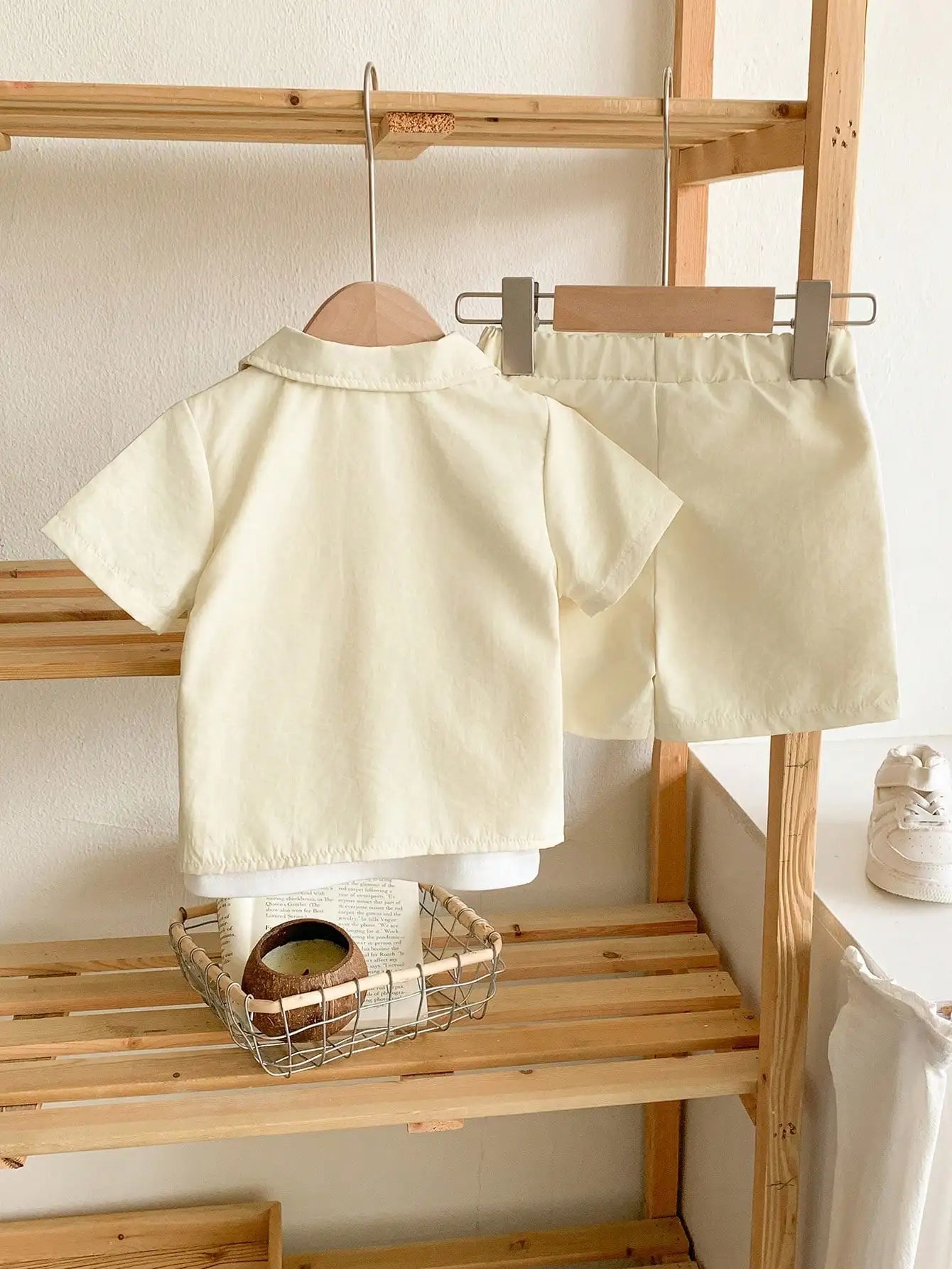 Conjunto Infantil Camisa e Shorts Bege