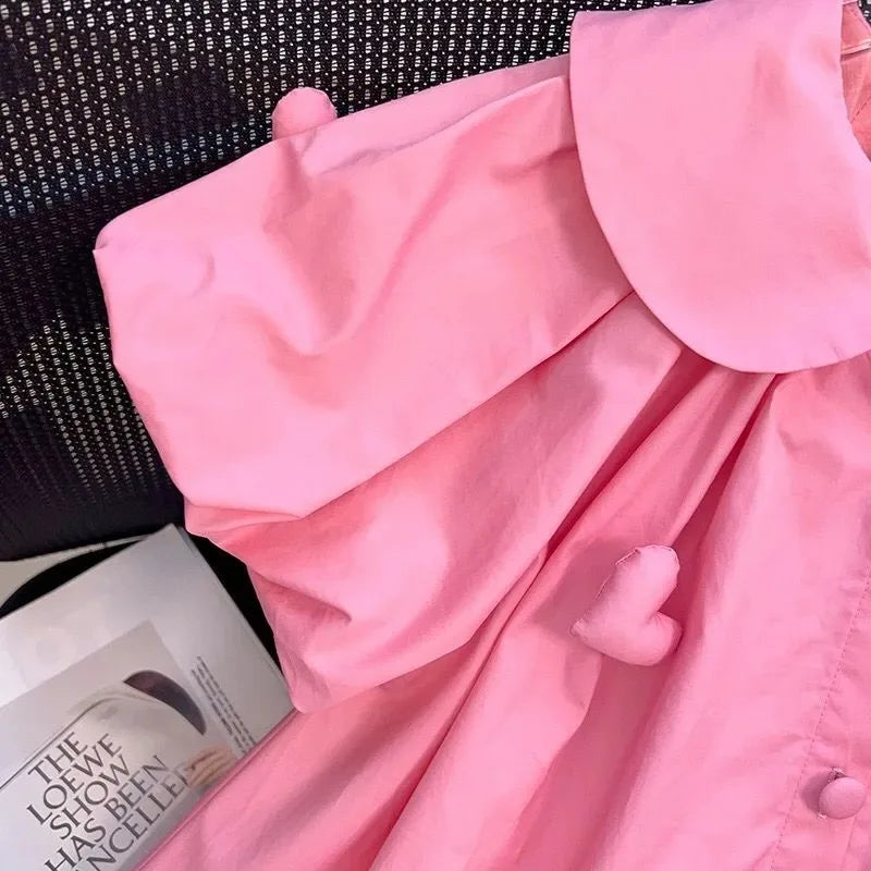 Vestido Infantil Rosa com Aplicações de Coração e Bolsa de Pérolas