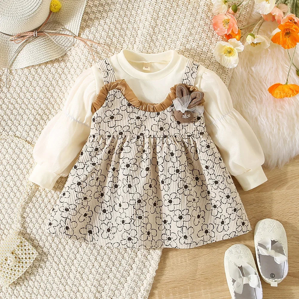 Vestido Infantil Bege com Blusa e Aplique de Coelhinho