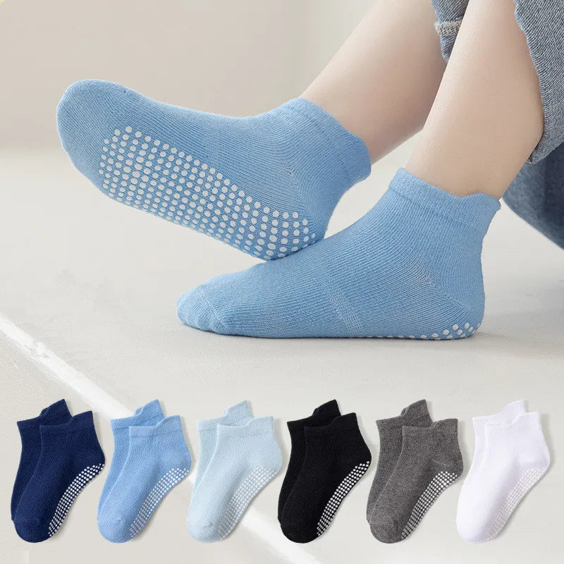 KIT 6 Meias Infantis Antiderrapantes Cano Baixo – Conforto e Segurança para os Pequenos ( 0 A 5 ANOS )
