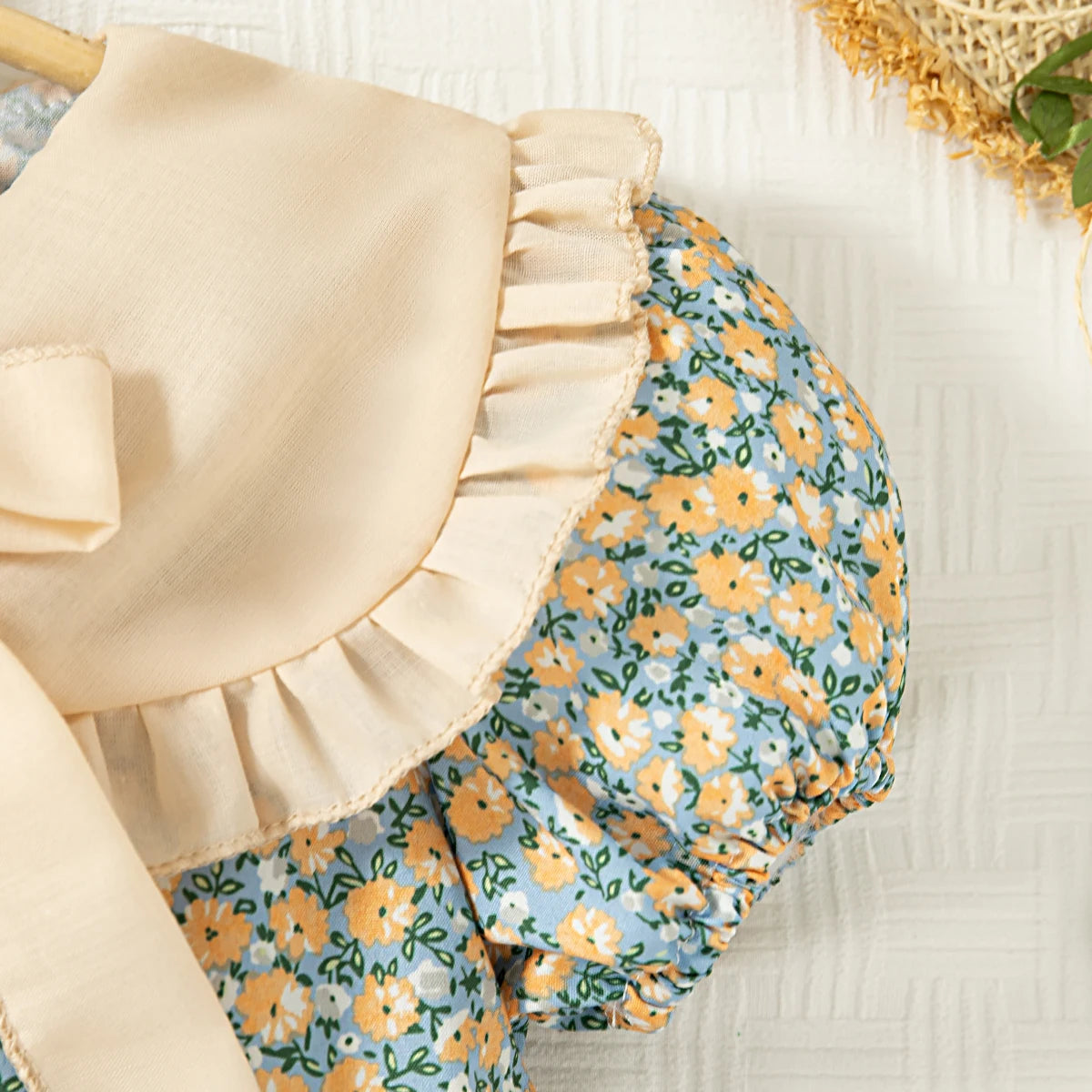 Vestido Infantil Floral Azul com Gola Laço