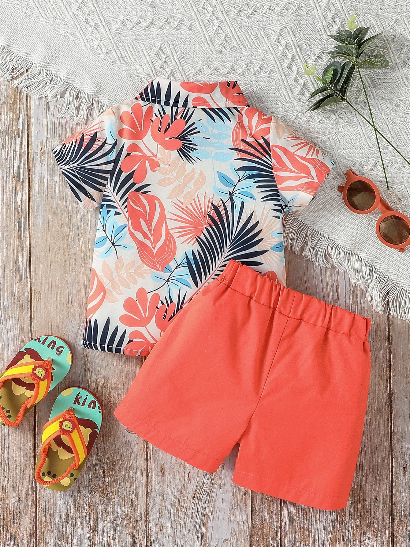 Conjunto Infantil Masculino Estampa Tropical – Camisa e Bermuda