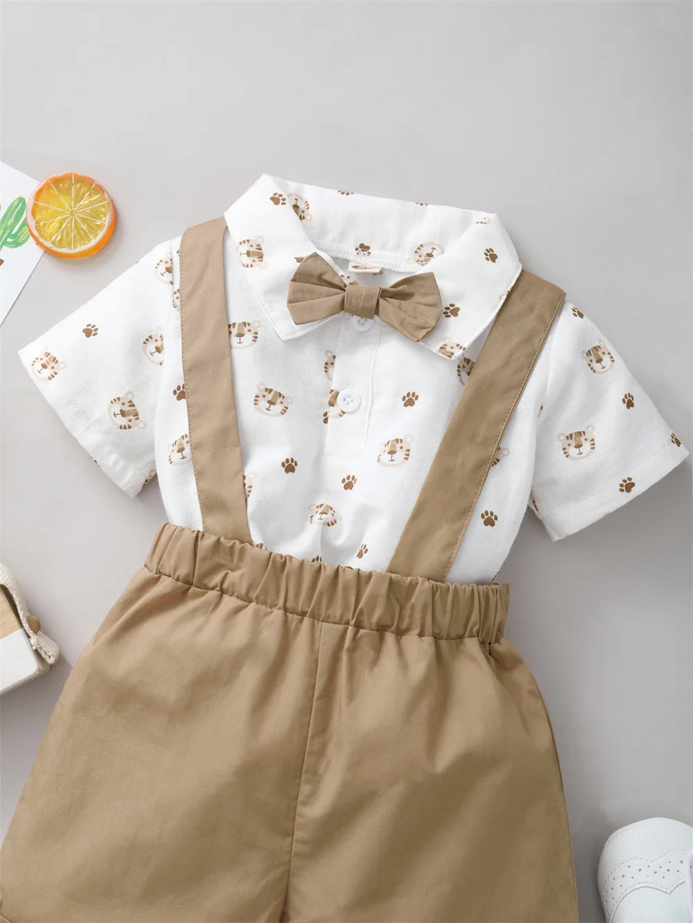 Conjunto Infantil Camisa Estampada com Suspensório e Gravata Borboleta