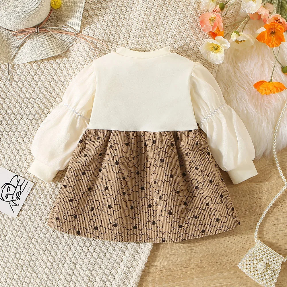 Vestido Infantil Bege com Blusa e Aplique de Coelhinho