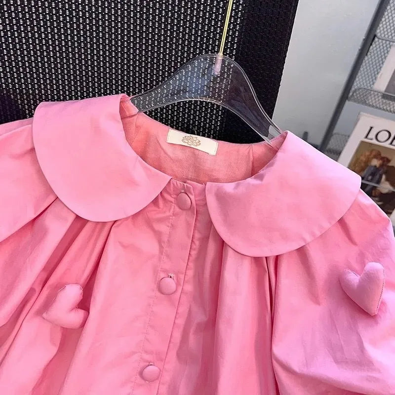 Vestido Infantil Rosa com Aplicações de Coração e Bolsa de Pérolas