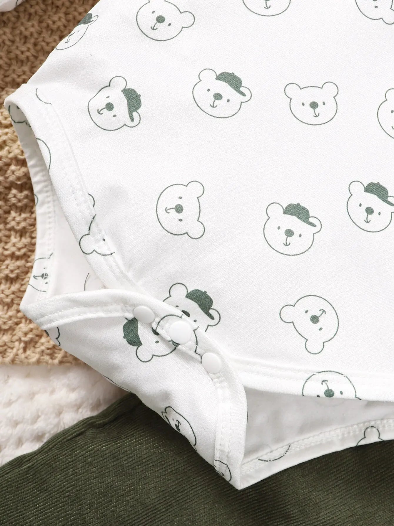 Jardineira Infantil Verde com Camiseta Estampada