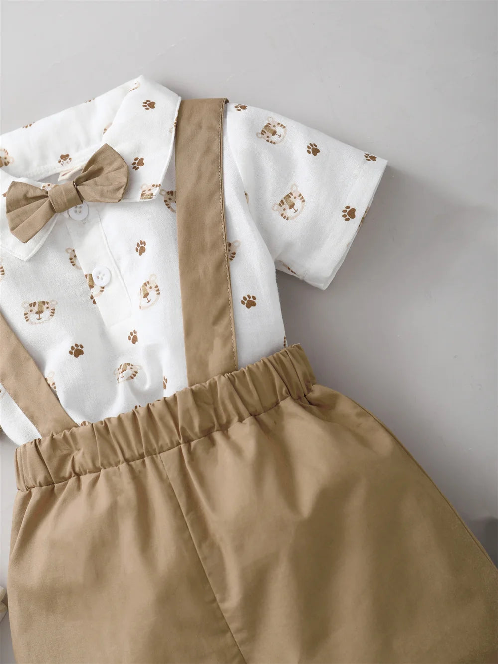 Conjunto Infantil Camisa Estampada com Suspensório e Gravata Borboleta
