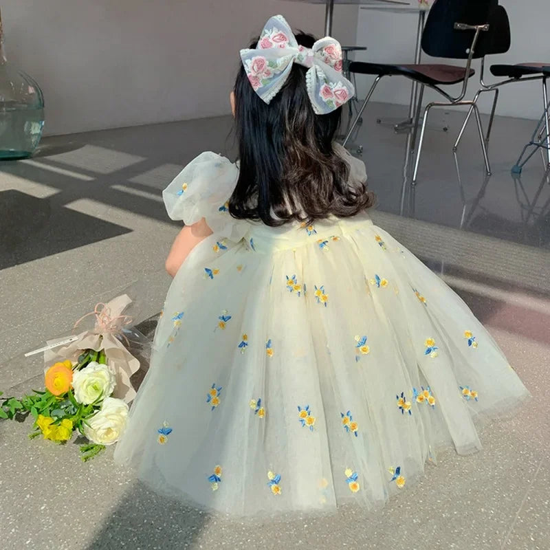 Vestido Infantil Tule Floral – Delicadeza e Encanto para Momentos Especiais