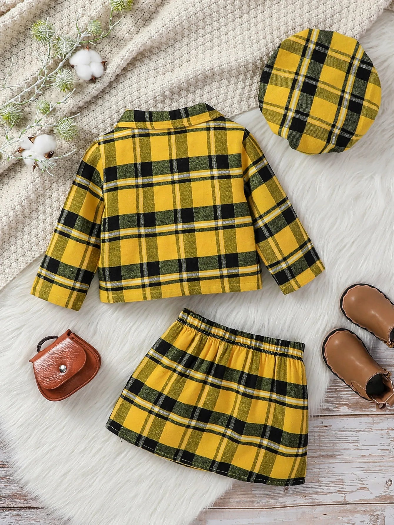 Conjunto Infantil Feminino Xadrez Amarelo com Boina – 4 Peças