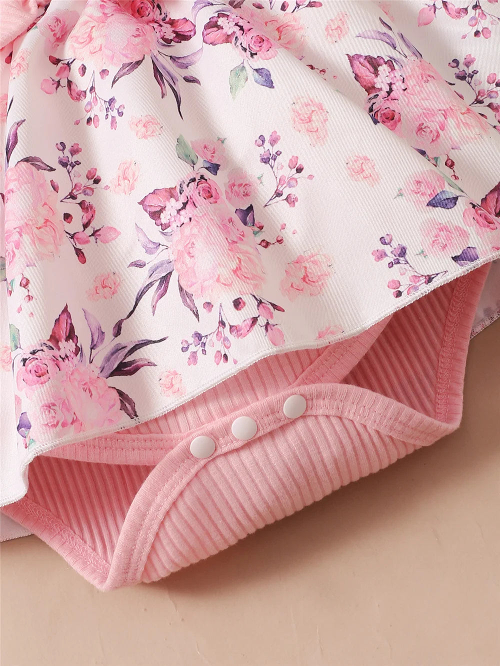 Macacão Vestido Infantil Feminino Floral com Faixa de Cabelo – Charme e Conforto para Bebês