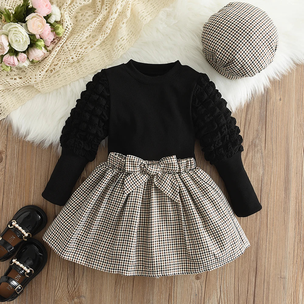 Conjunto Infantil Inverno Xadrez com Blusa Preta de Manga Longa e Saia com Laço