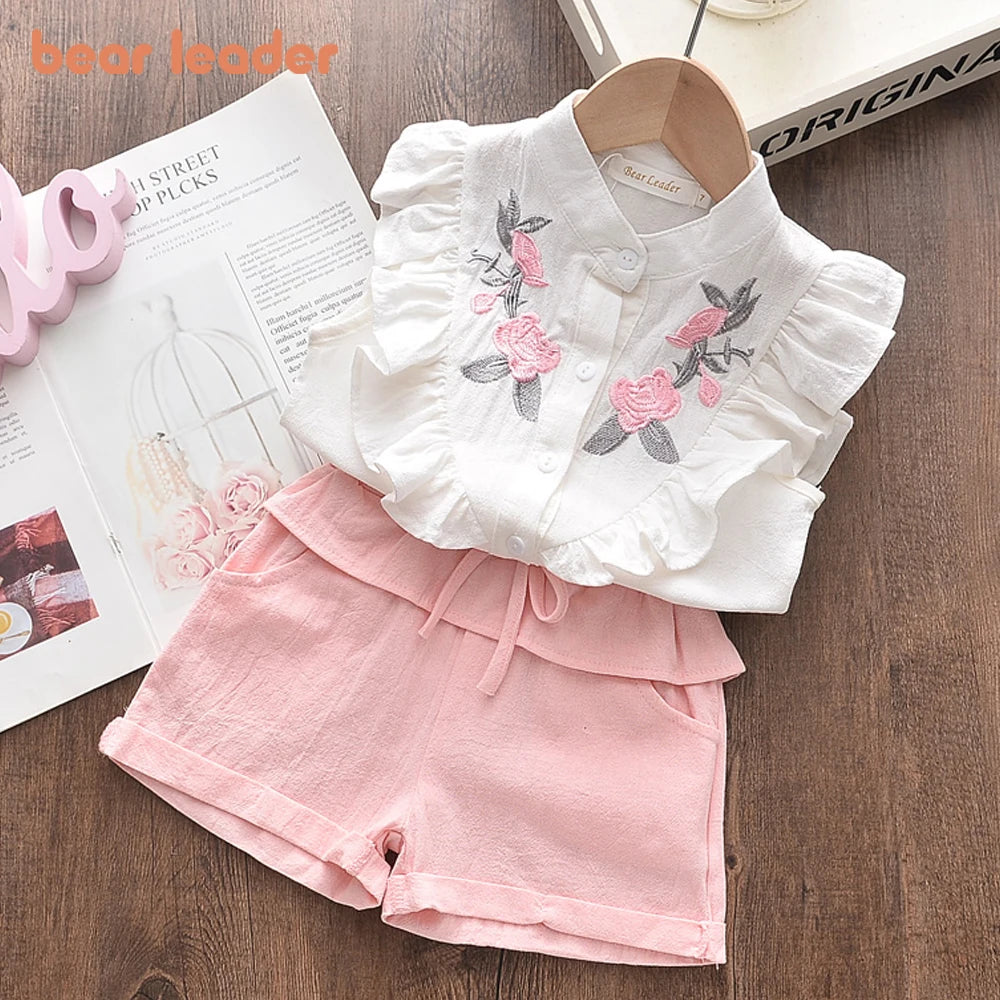 Conjunto Infantil Feminino com Blusa Bordada e Short Rosa – Delicadeza e Conforto