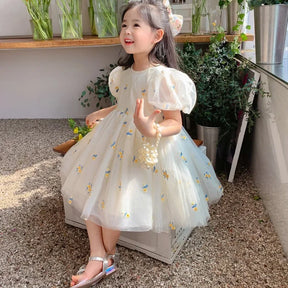 Vestido Infantil Tule Floral – Delicadeza e Encanto para Momentos Especiais