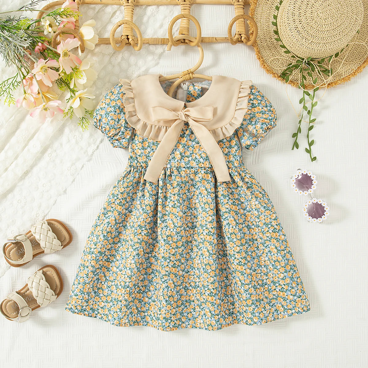 Vestido Infantil Floral Azul com Gola Laço