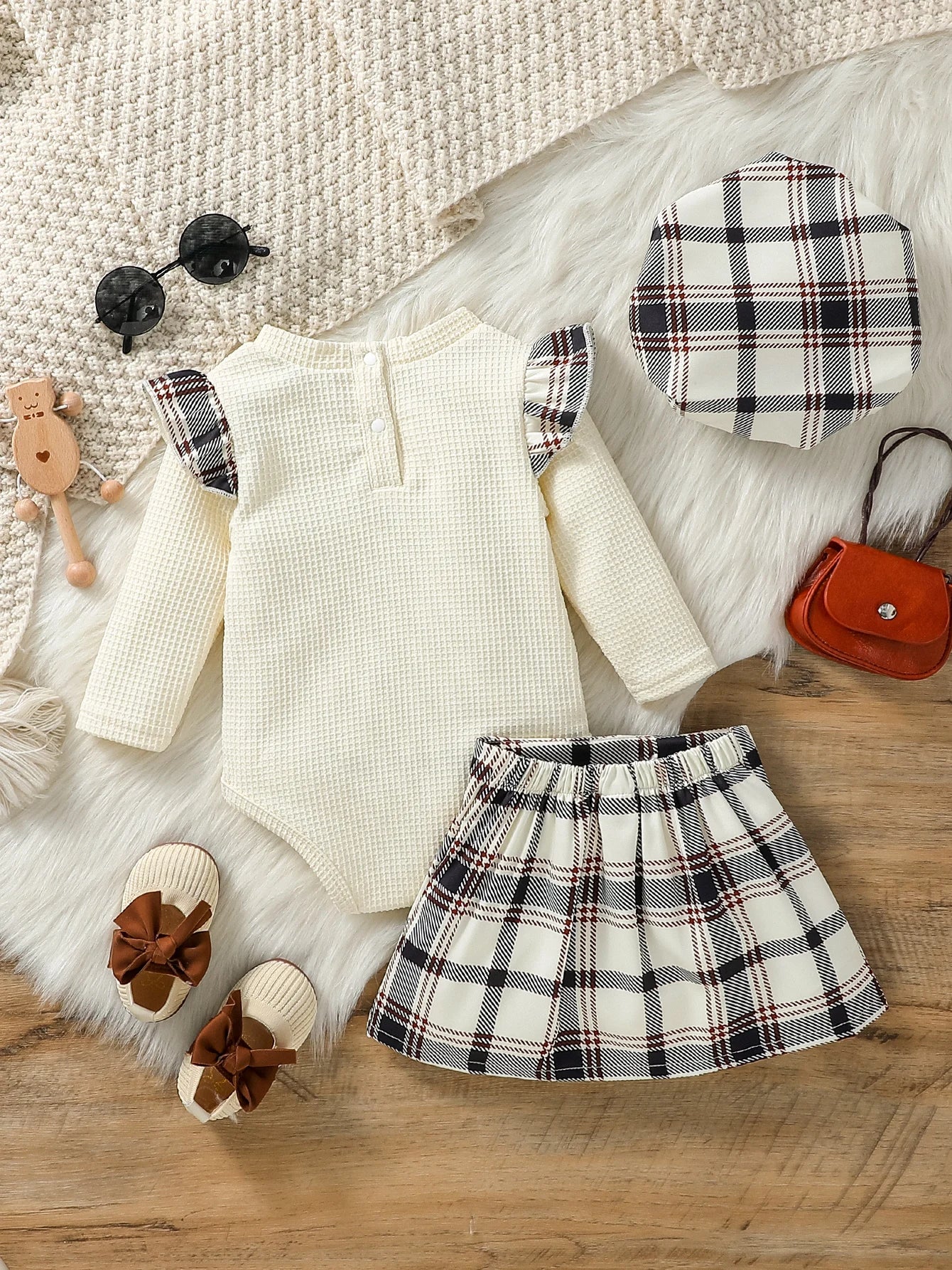 Conjunto Infantil Xadrez com Body de Manga Longa e Saia Plissada