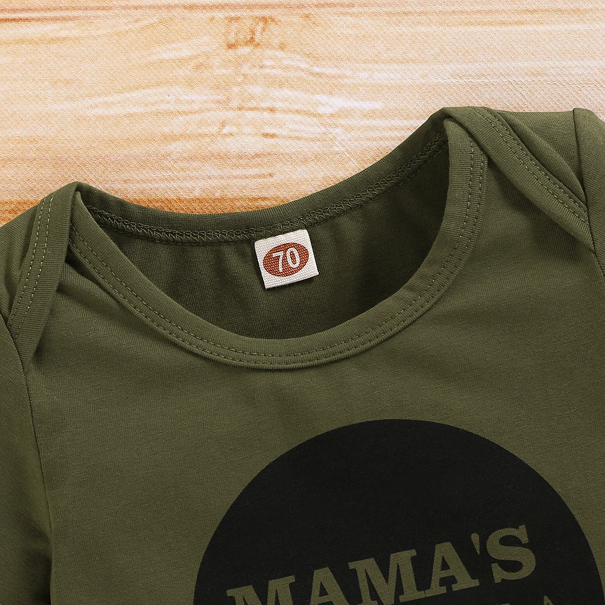 Conjunto Bebê Militar "Mama’s Boy" com Body, Calça e Gorro
