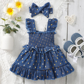Vestido Infantil Jeans com Poás Dourados e Laço de Cabelo