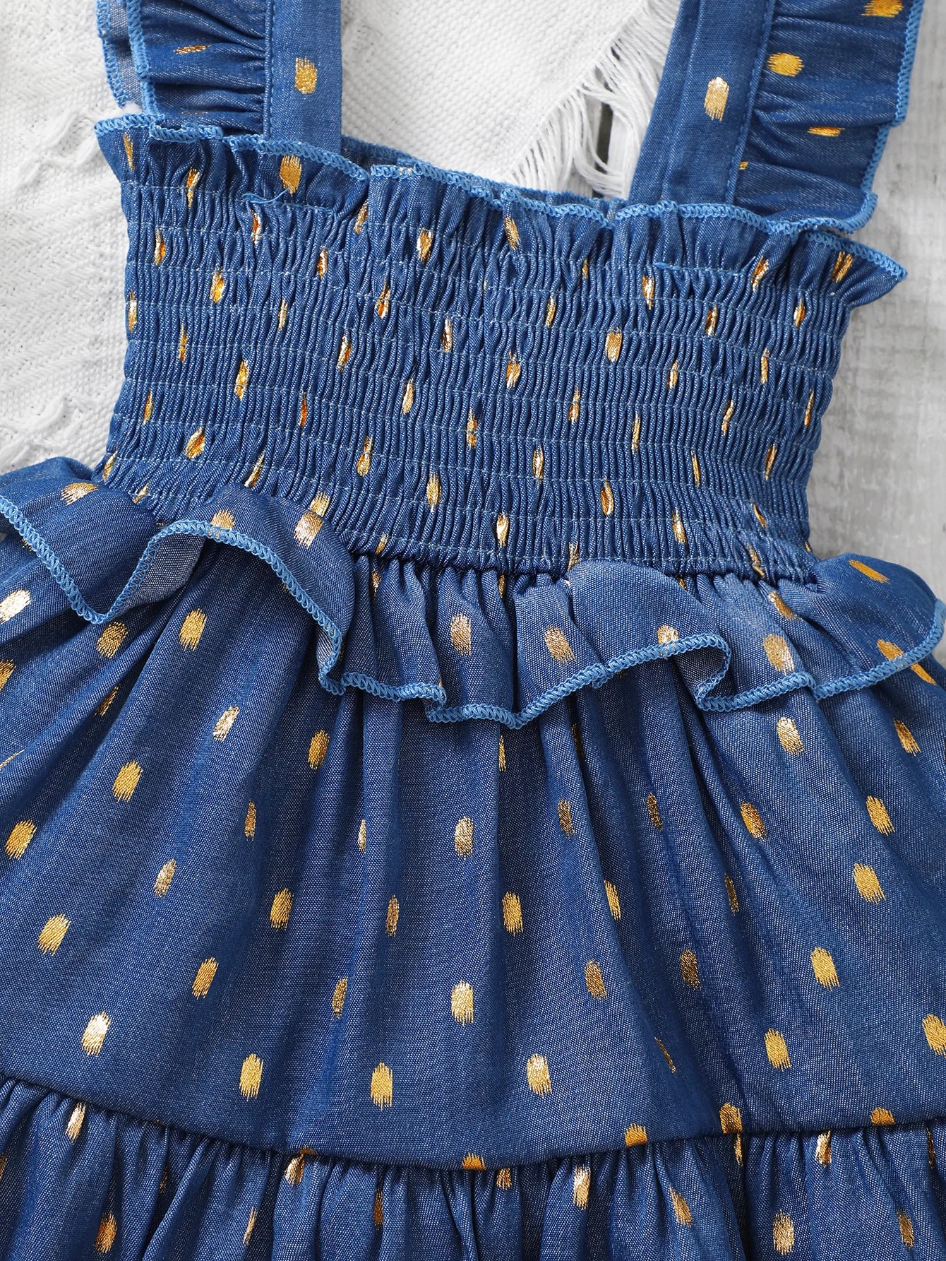 Vestido Infantil Jeans com Poás Dourados e Laço de Cabelo