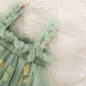 Vestido Infantil Verde com Bordados Florais em Tule