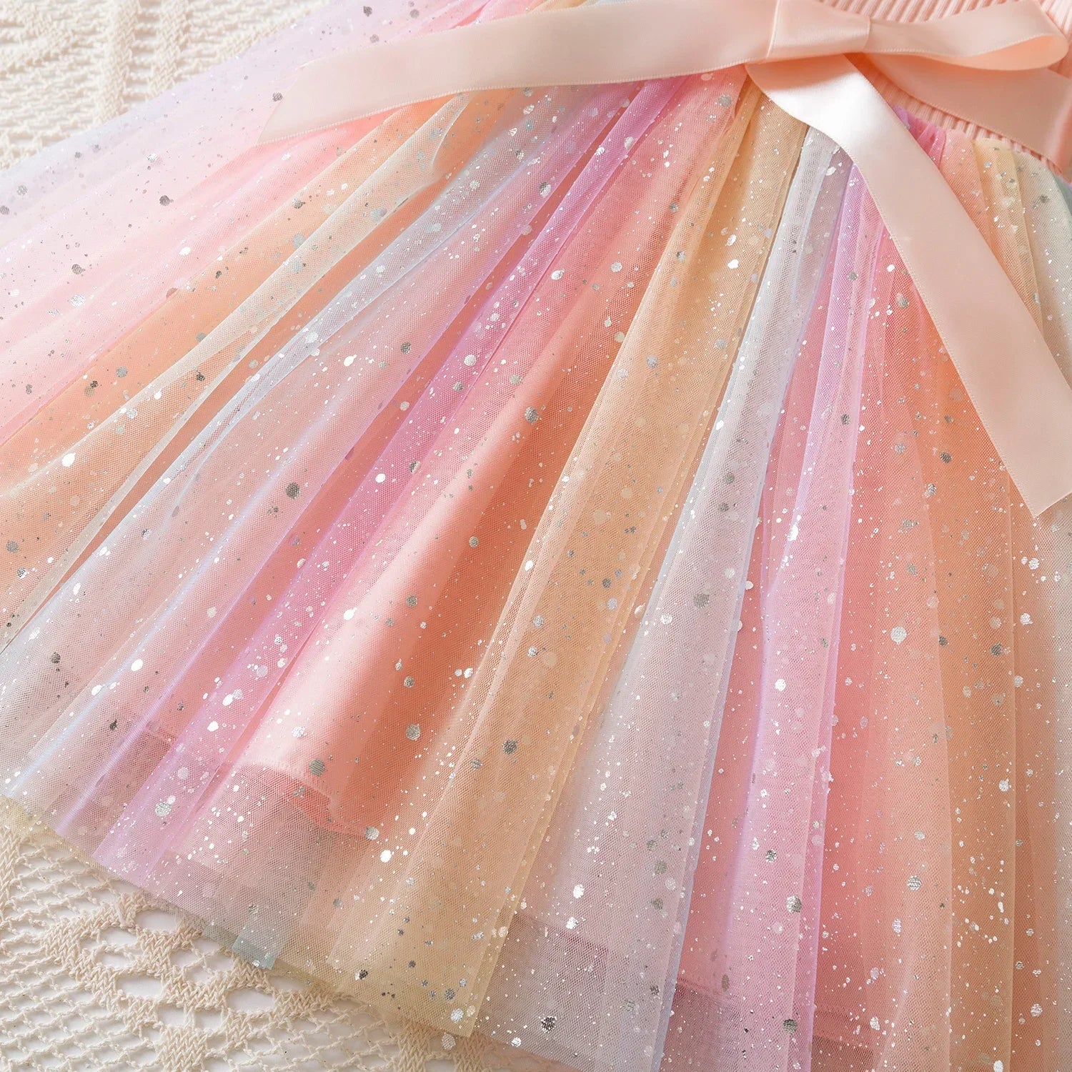 Vestido Infantil Rosa com Saia de Tule Arco-Íris