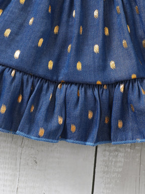 Vestido Infantil Jeans com Poás Dourados e Laço de Cabelo