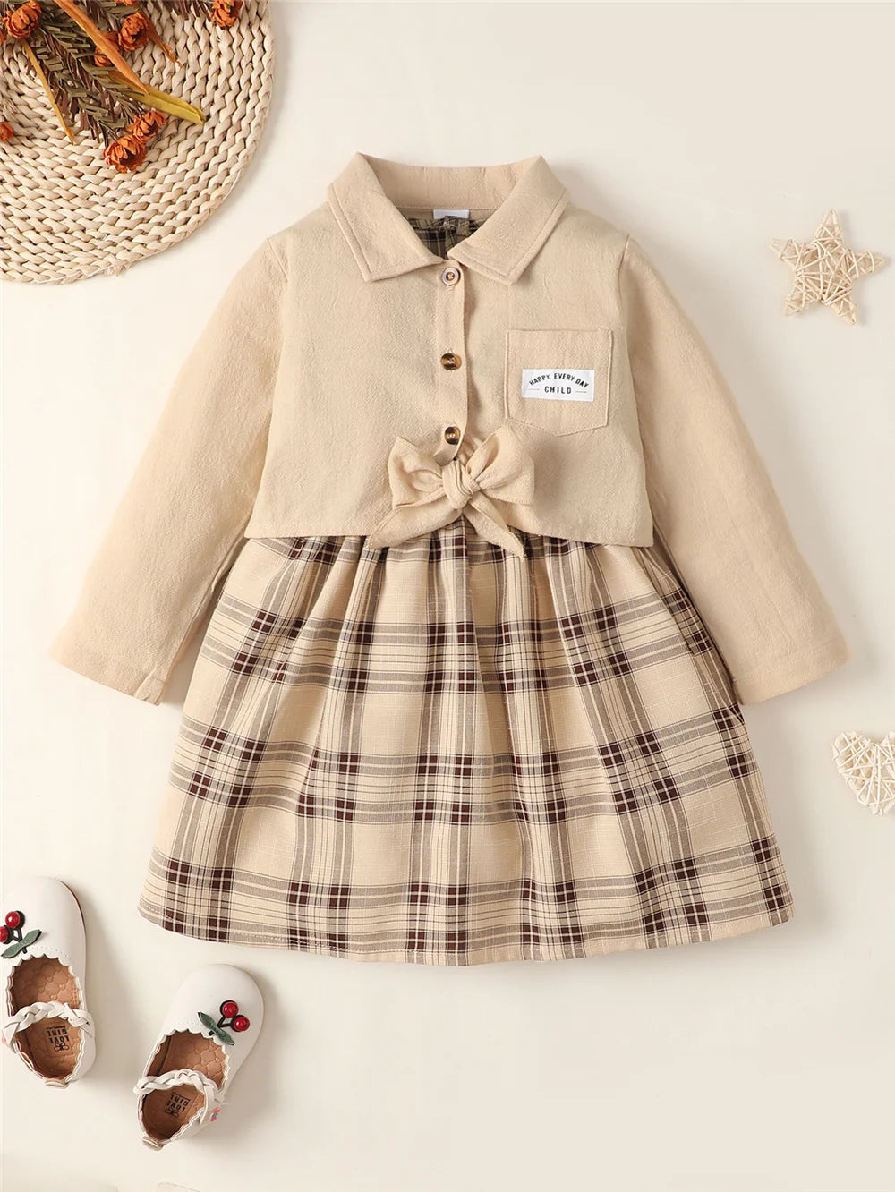 Conjunto Infantil Vestido Xadrez Bege com Casaco Cropped