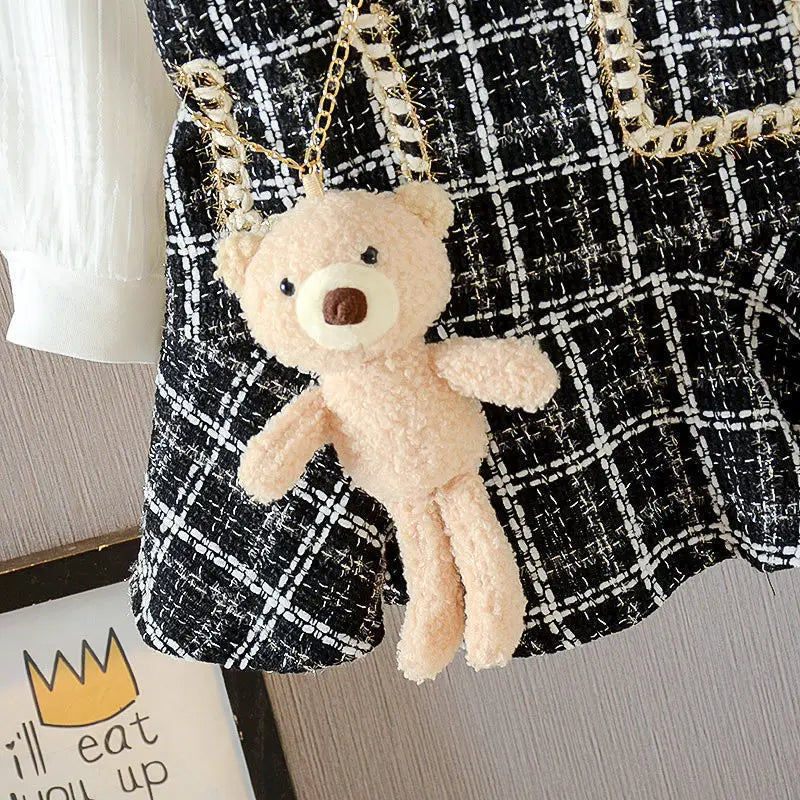 Vestido Infantil Tweed Xadrez com Bolsa Ursinho – Estilo e Conforto para Momentos Especiais