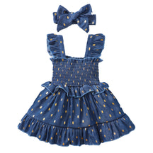 Vestido Infantil Jeans com Poás Dourados e Laço de Cabelo